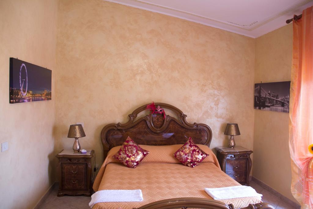 Bb Smallville Bed & Breakfast Fiumicino