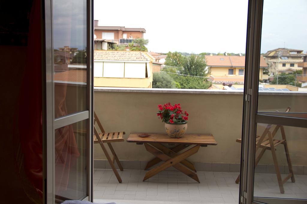 Bb Smallville Bed & Breakfast Fiumicino